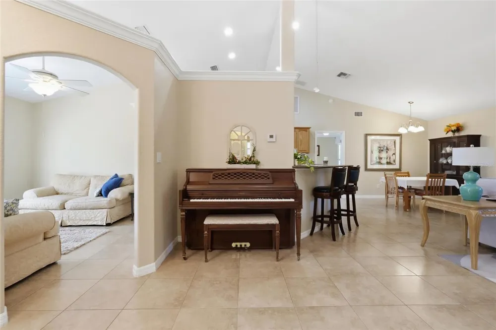 640 HIGHLANDS LAKE DRIVE Lake Placid, FL 33852