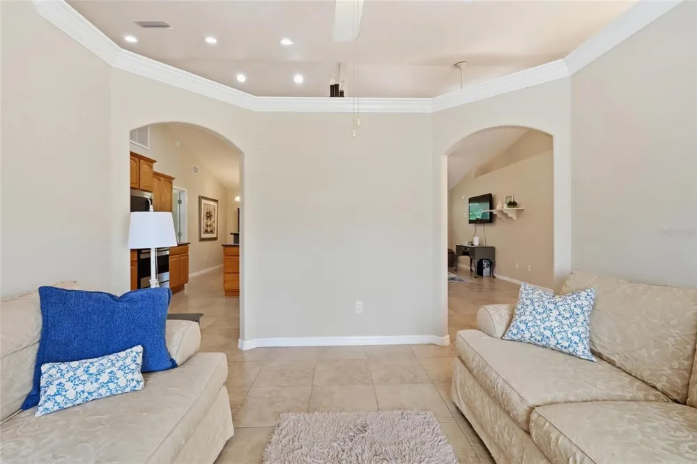 640 HIGHLANDS LAKE DRIVE Lake Placid, FL 33852