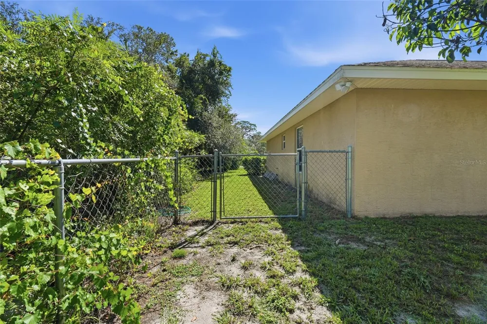 640 HIGHLANDS LAKE DRIVE Lake Placid, FL 33852