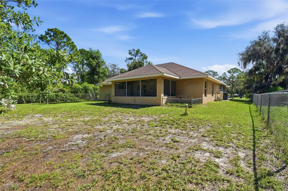 640 HIGHLANDS LAKE DRIVE Lake Placid, FL 33852