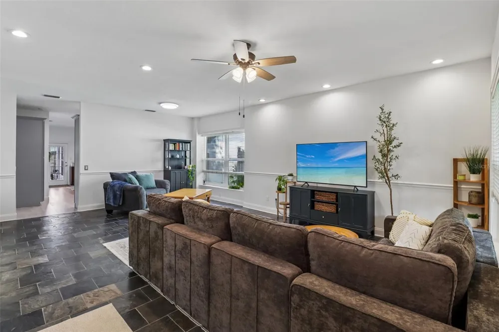 1892 WHITE AVENUE Orlando, FL 32806