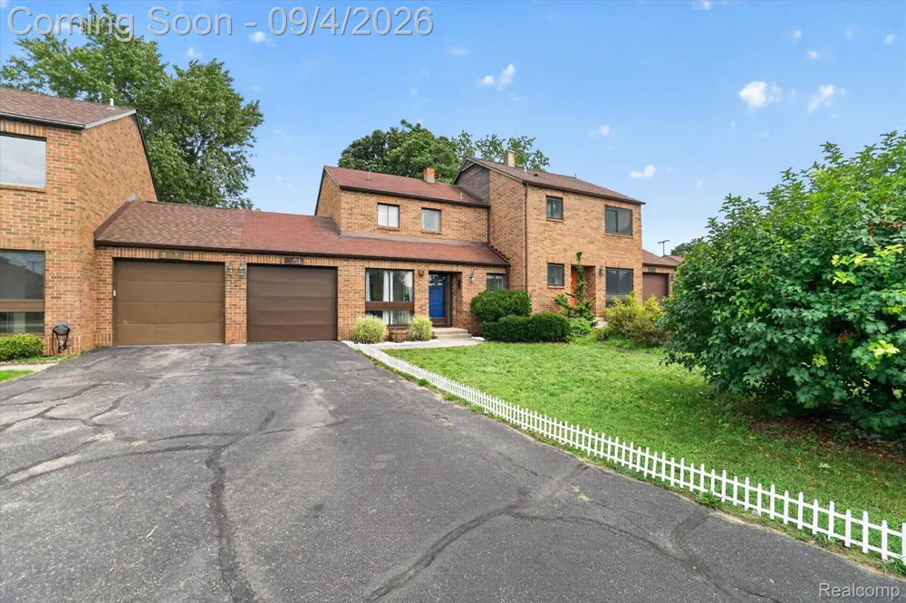 261 Heritage Commons Street SE Grand Rapids City, MI 49503