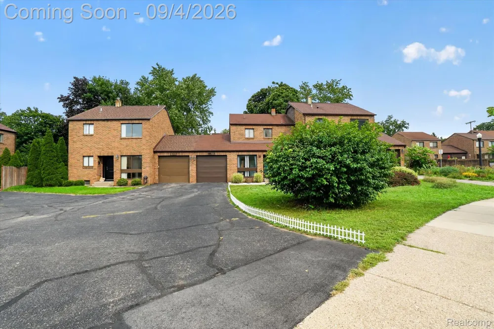 261 Heritage Commons Street SE Grand Rapids City, MI 49503