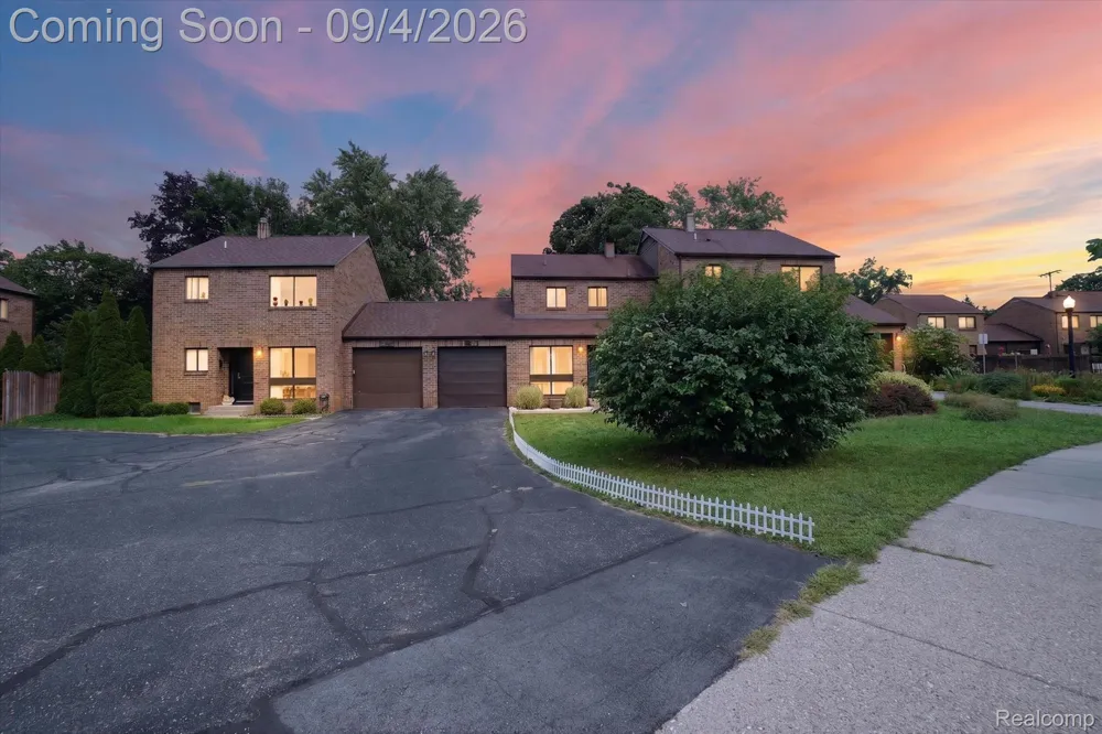 261 Heritage Commons Street SE Grand Rapids City, MI 49503