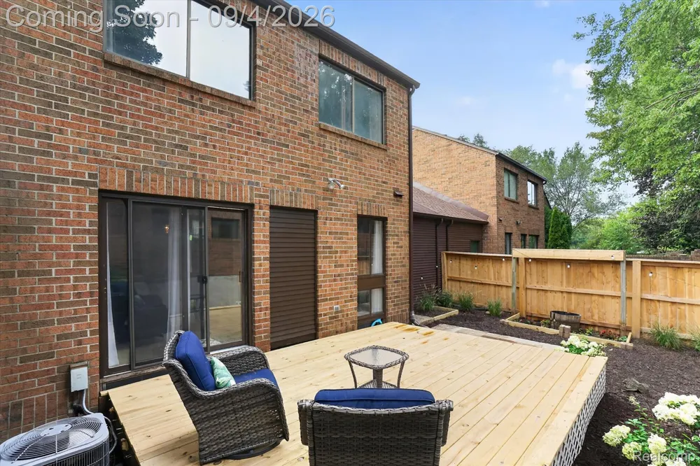 261 Heritage Commons Street SE Grand Rapids City, MI 49503