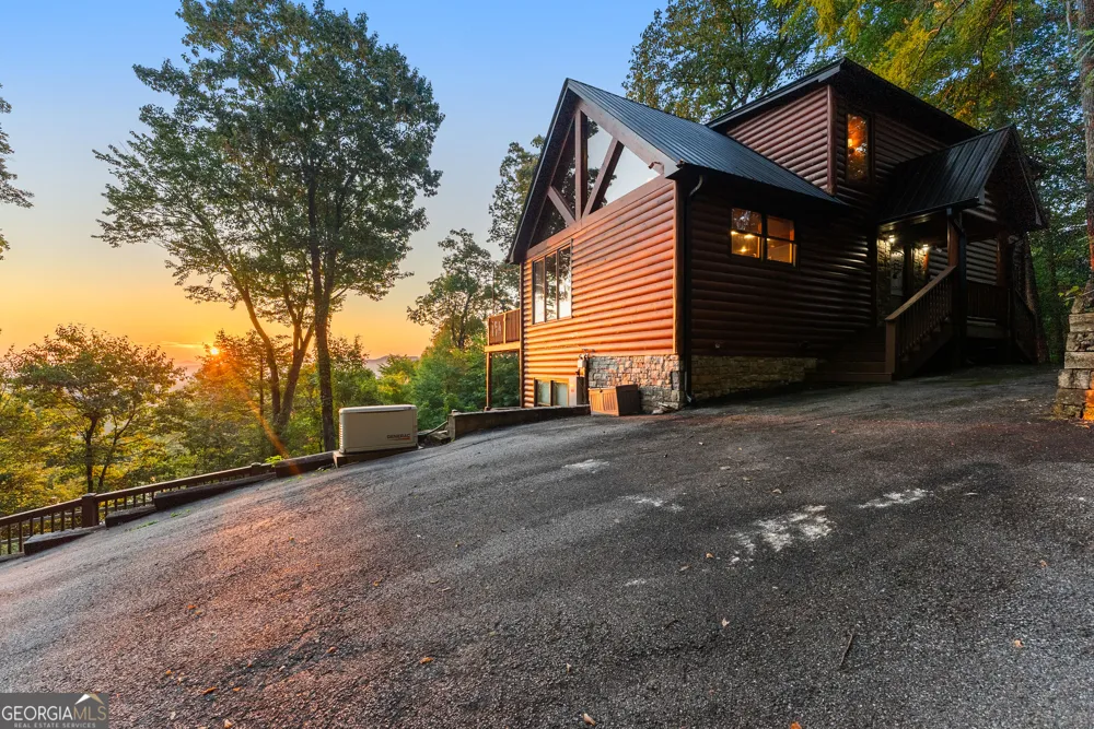 144 Point Of View Blue Ridge, GA 30513