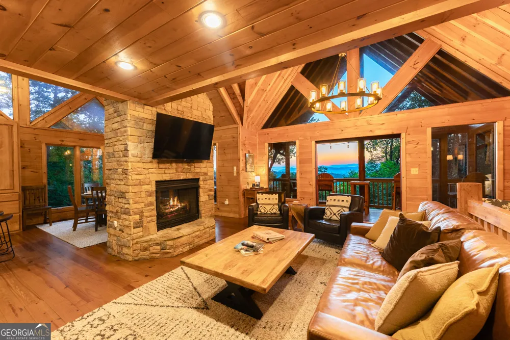 144 Point Of View Blue Ridge, GA 30513