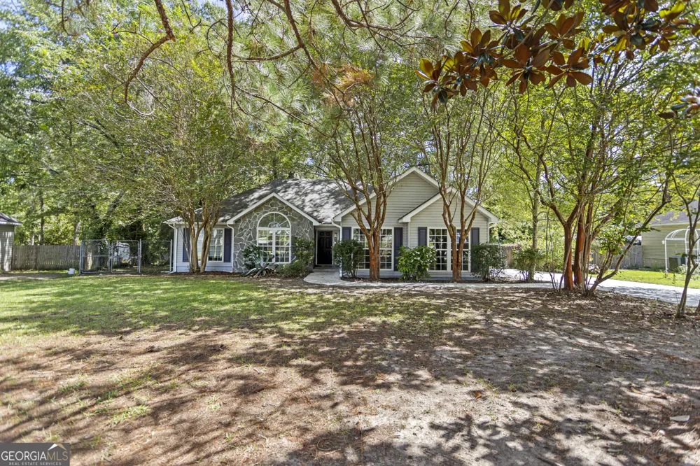 2131 Alexis DR Claxton, GA 30417