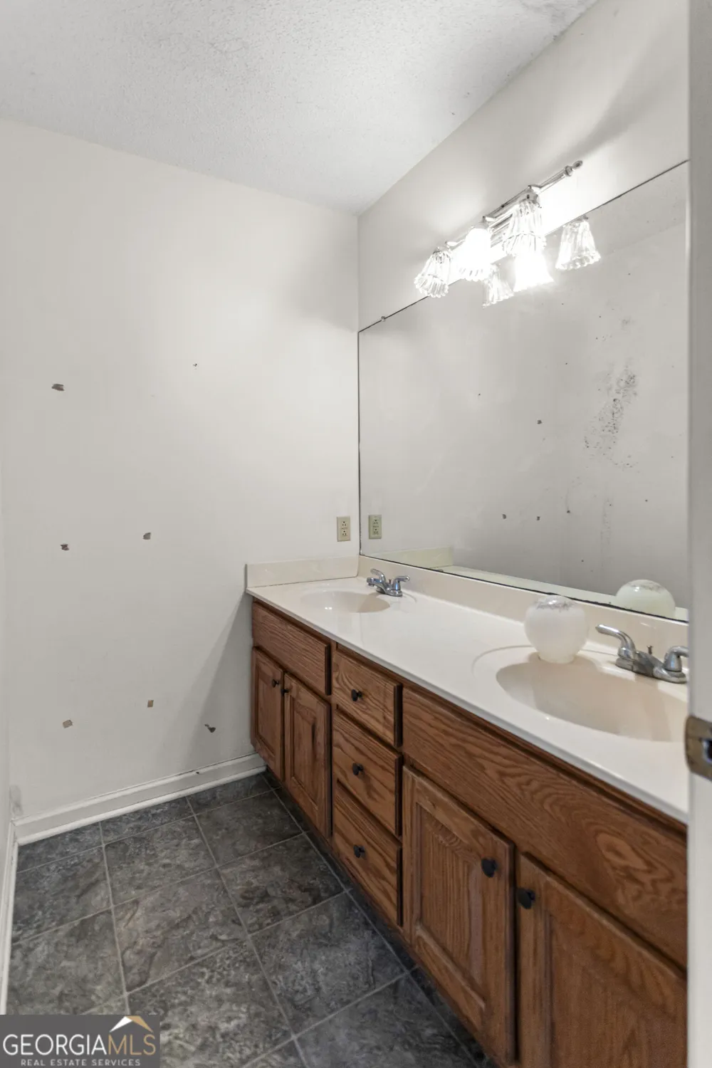 2131 Alexis DR Claxton, GA 30417