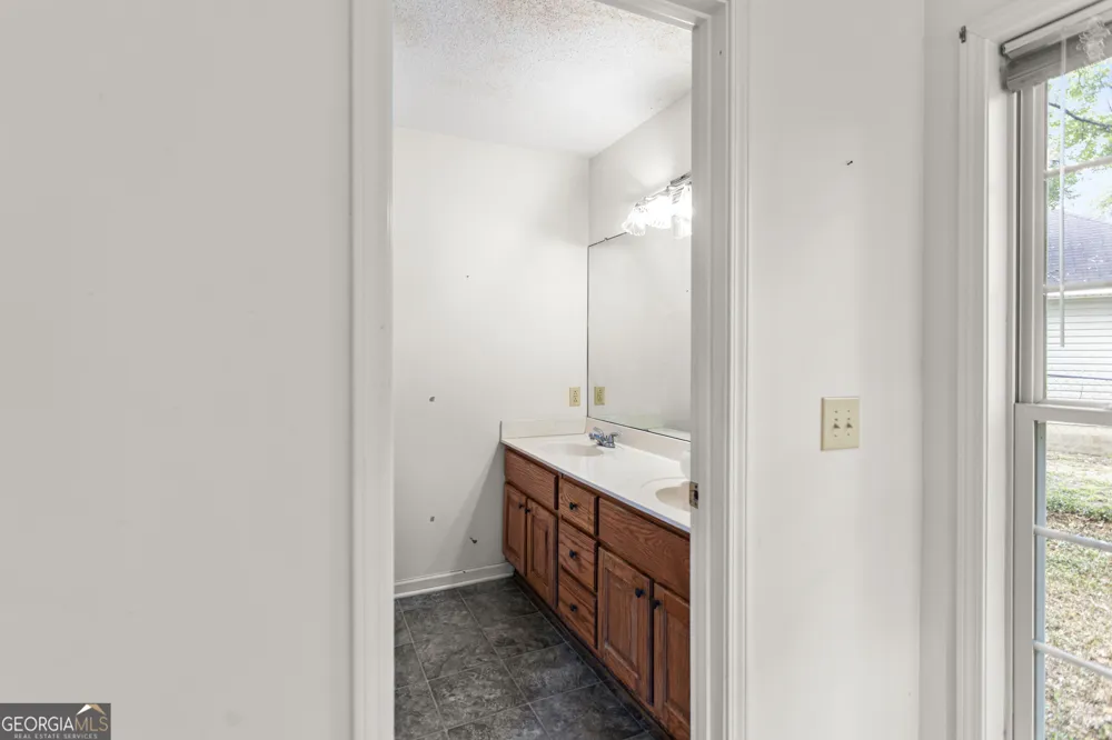 2131 Alexis DR Claxton, GA 30417