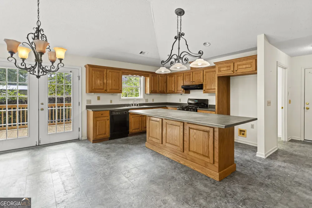 2131 Alexis DR Claxton, GA 30417