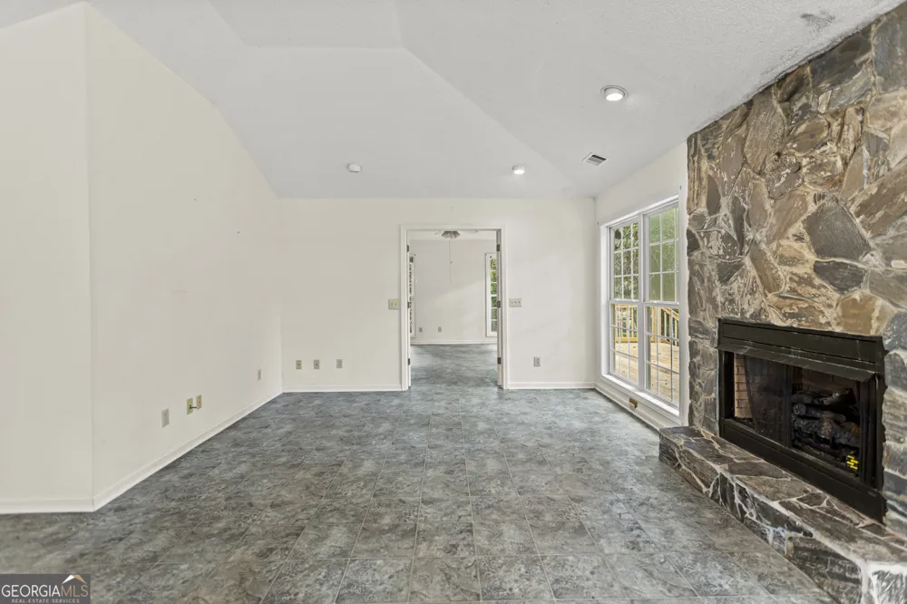2131 Alexis DR Claxton, GA 30417