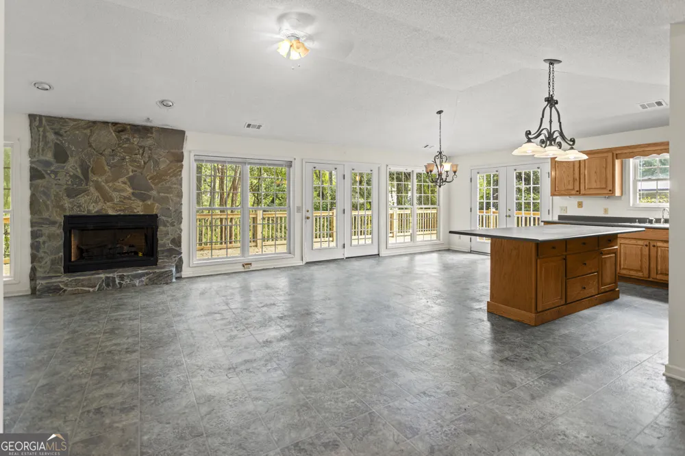 2131 Alexis DR Claxton, GA 30417