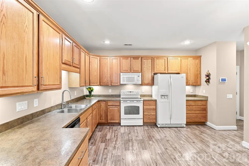 3225 Abbey Walk Lane Matthews, NC 28105