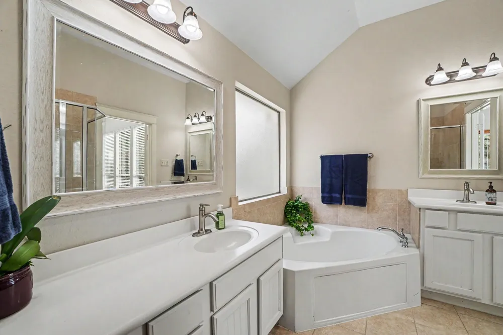 62 W Tapestry Park Circle The Woodlands, TX 77381