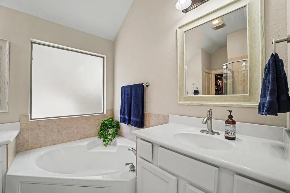 62 W Tapestry Park Circle The Woodlands, TX 77381