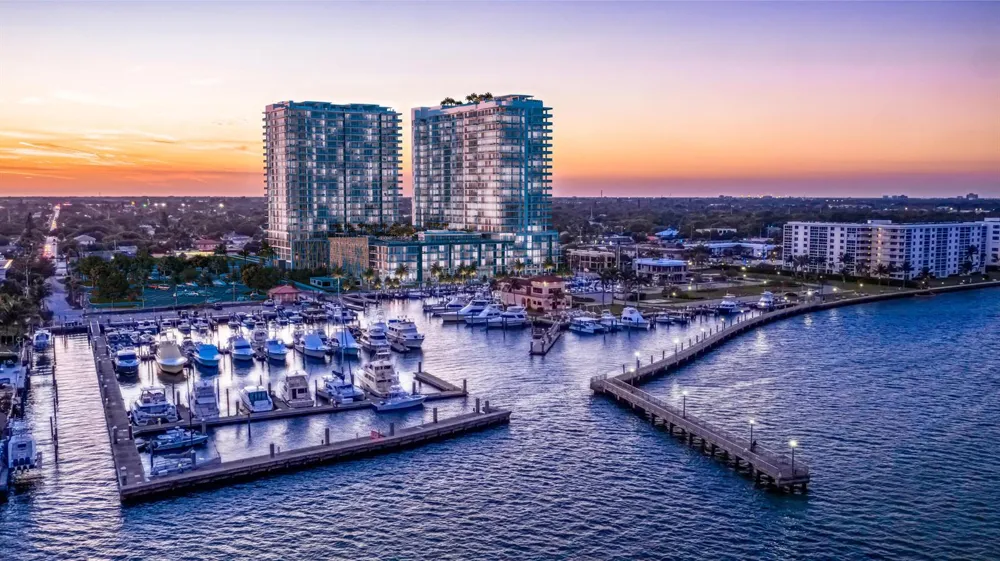220 Lake Shore Drive #813 Lake Park, FL 33403