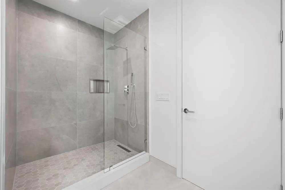 220 Lake Shore Drive #813 Lake Park, FL 33403