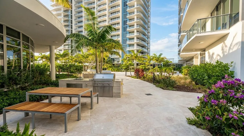 220 Lake Shore Drive #813 Lake Park, FL 33403
