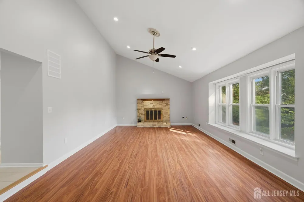 20 Franklin Drive Plainsboro, NJ 08536