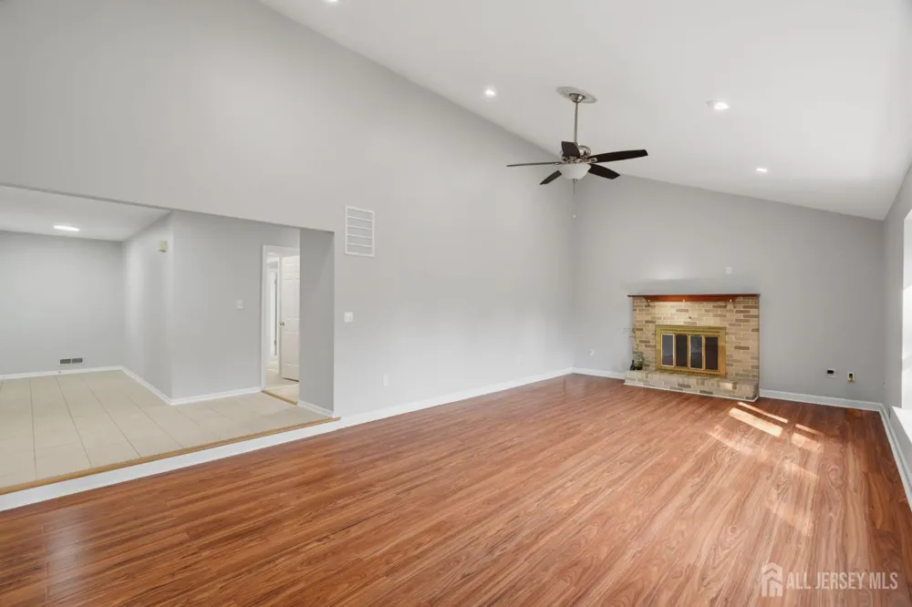 20 Franklin Drive Plainsboro, NJ 08536