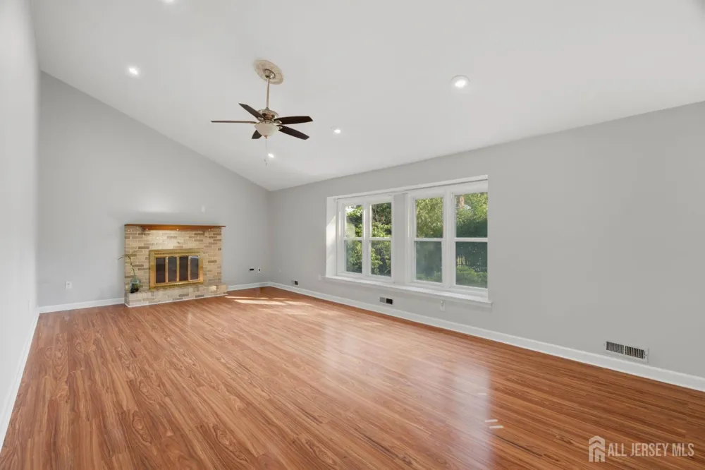 20 Franklin Drive Plainsboro, NJ 08536