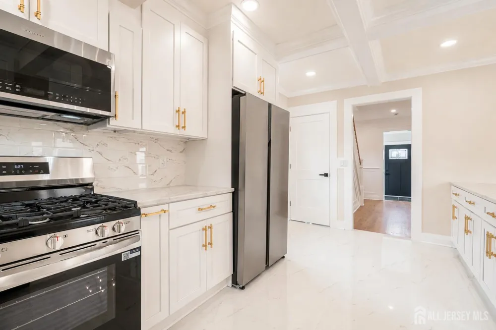 137 Cooper Avenue Iselin, NJ 08830