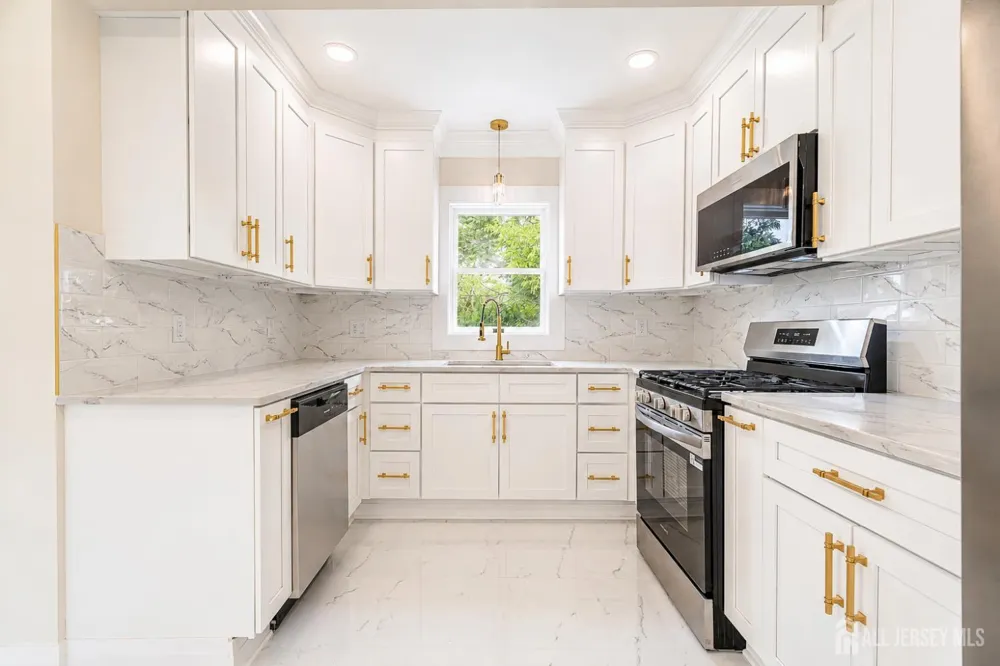 137 Cooper Avenue Iselin, NJ 08830