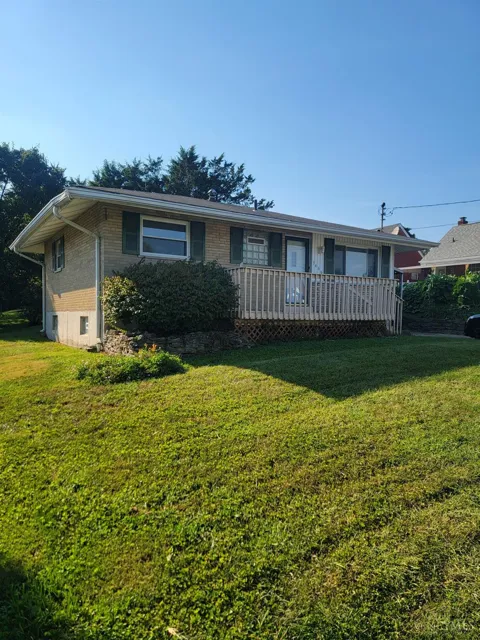 7469 Barjo Lane