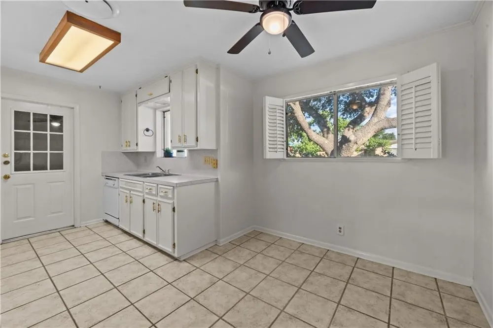 1301 Easthaven Drive Corpus Christi, TX 78412