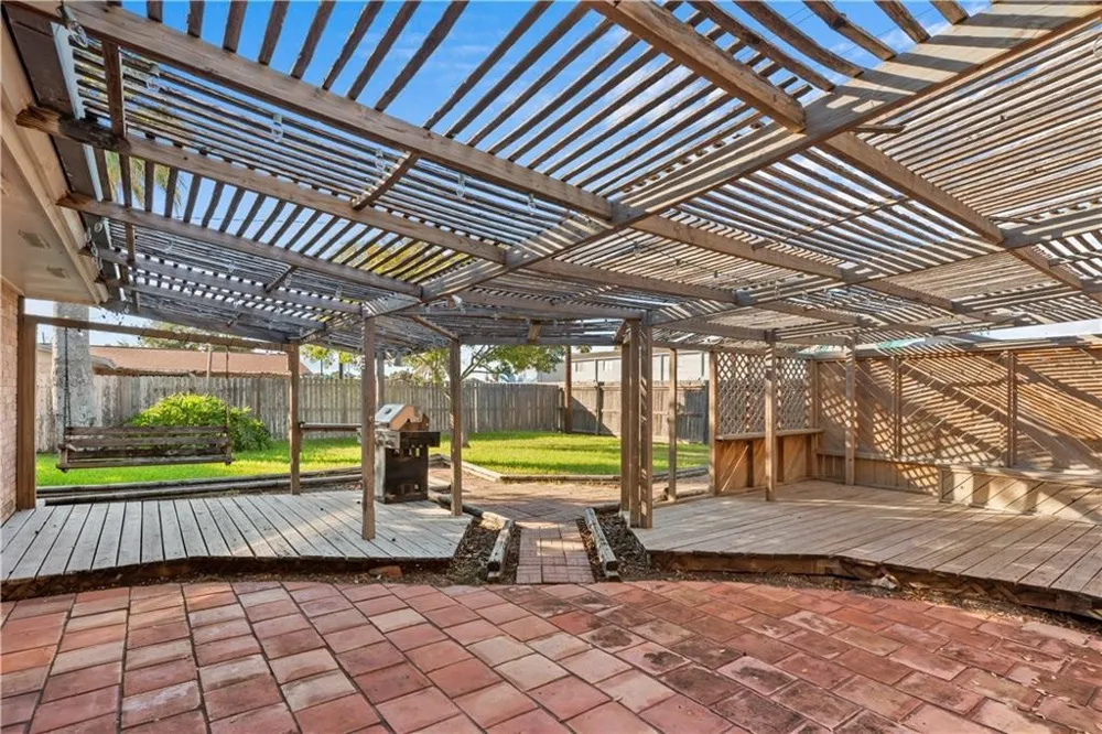 1301 Easthaven Drive Corpus Christi, TX 78412