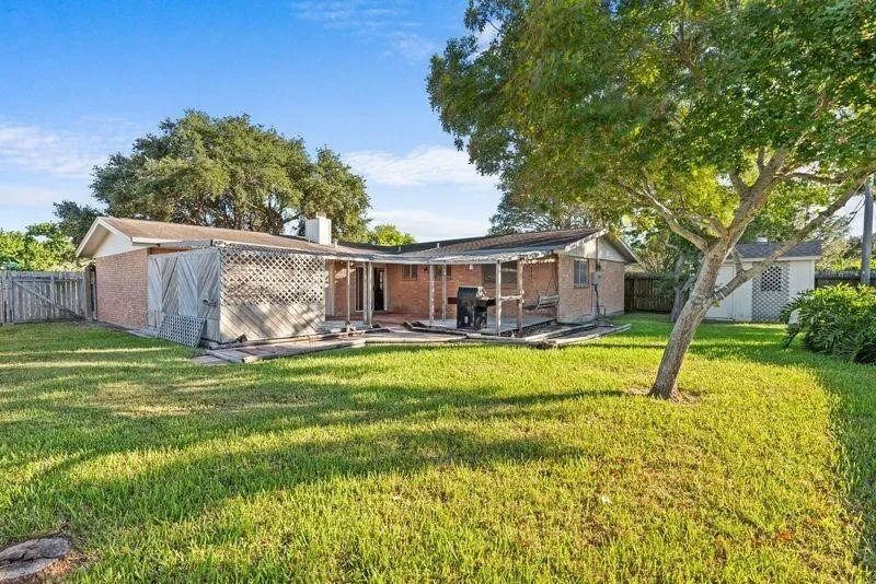 1301 Easthaven Drive Corpus Christi, TX 78412