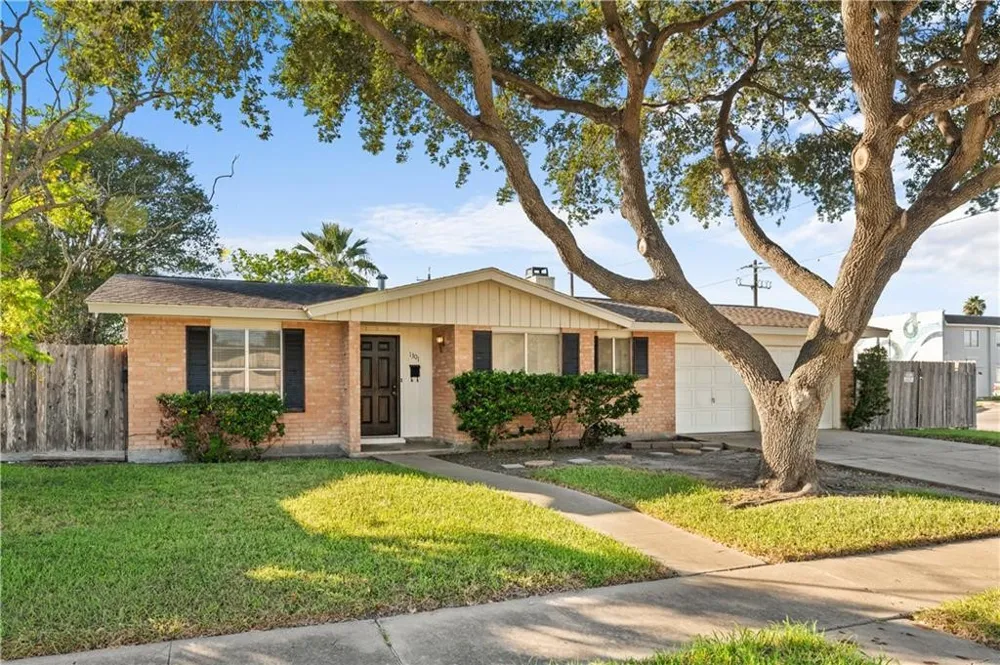 1301 Easthaven Drive Corpus Christi, TX 78412