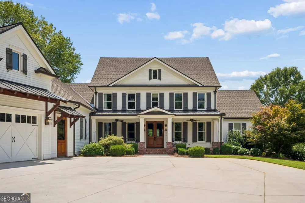 195 Green Meadow LN Fayetteville, GA 30215