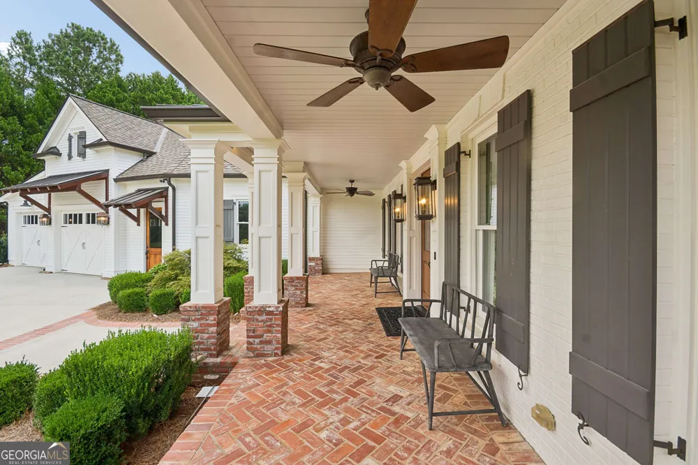 195 Green Meadow LN Fayetteville, GA 30215