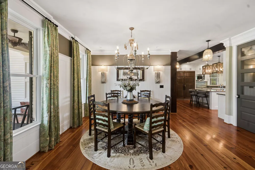 195 Green Meadow LN Fayetteville, GA 30215