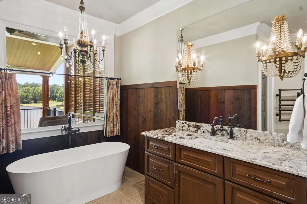 195 Green Meadow LN Fayetteville, GA 30215