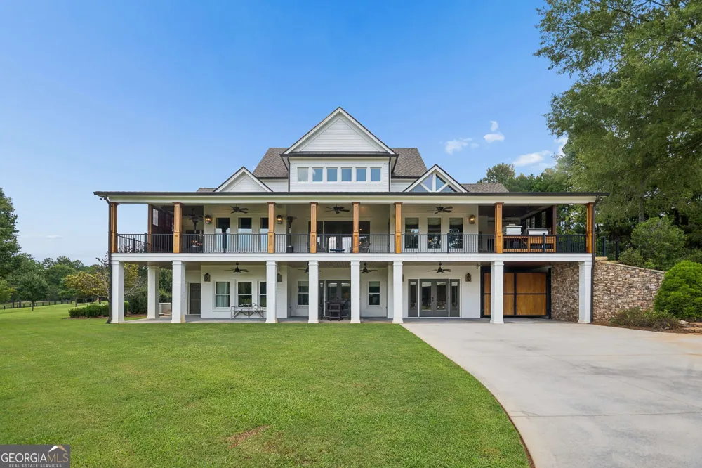 195 Green Meadow LN Fayetteville, GA 30215