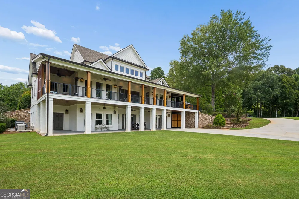 195 Green Meadow LN Fayetteville, GA 30215