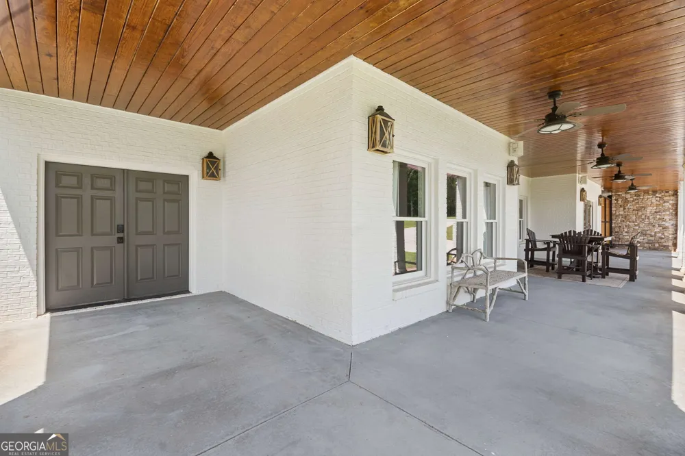195 Green Meadow LN Fayetteville, GA 30215