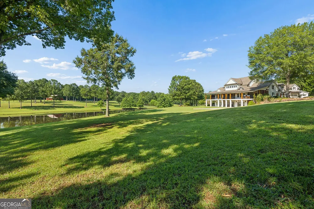 195 Green Meadow LN Fayetteville, GA 30215