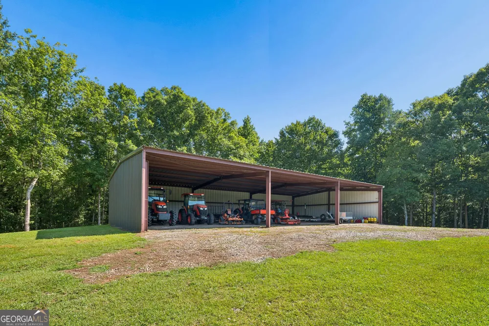 195 Green Meadow LN Fayetteville, GA 30215