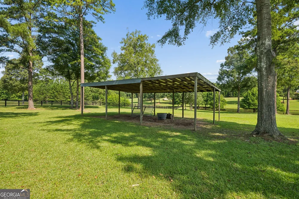 195 Green Meadow LN Fayetteville, GA 30215