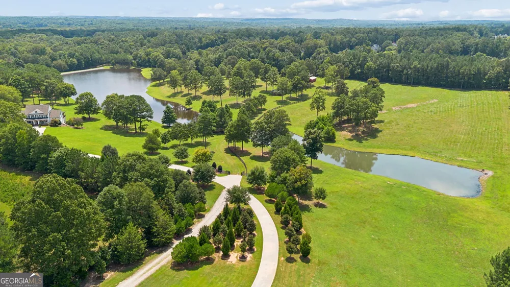195 Green Meadow LN Fayetteville, GA 30215