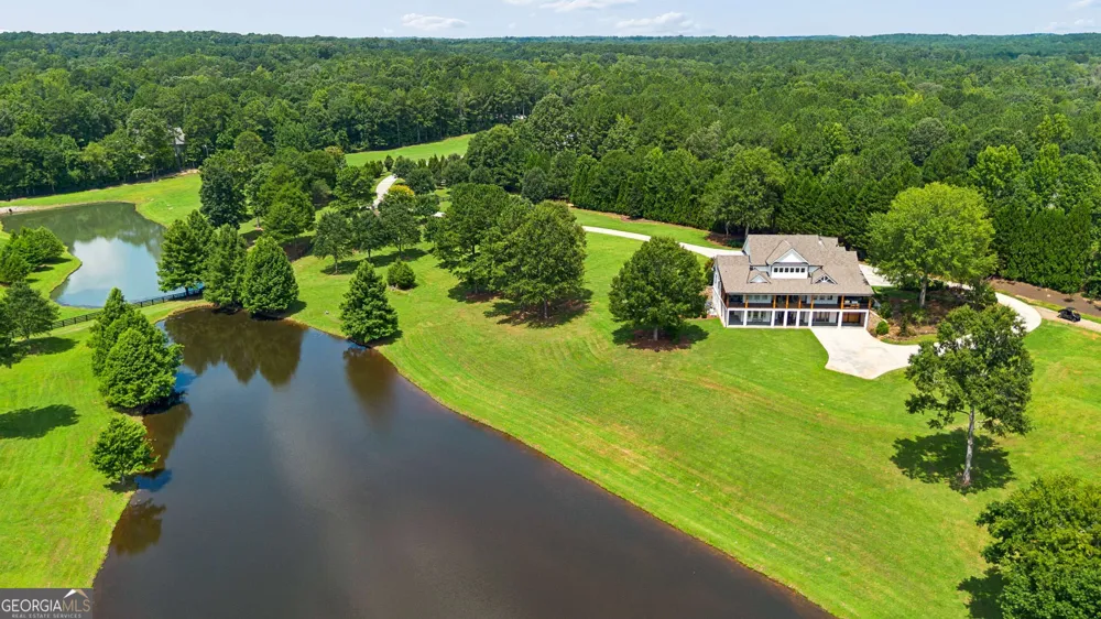 195 Green Meadow LN Fayetteville, GA 30215