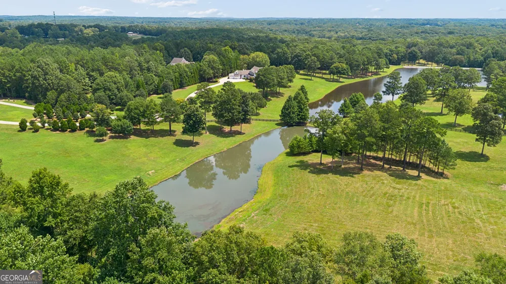 195 Green Meadow LN Fayetteville, GA 30215