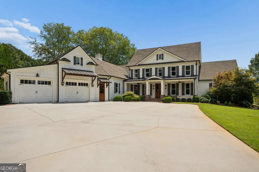 195 Green Meadow LN Fayetteville, GA 30215