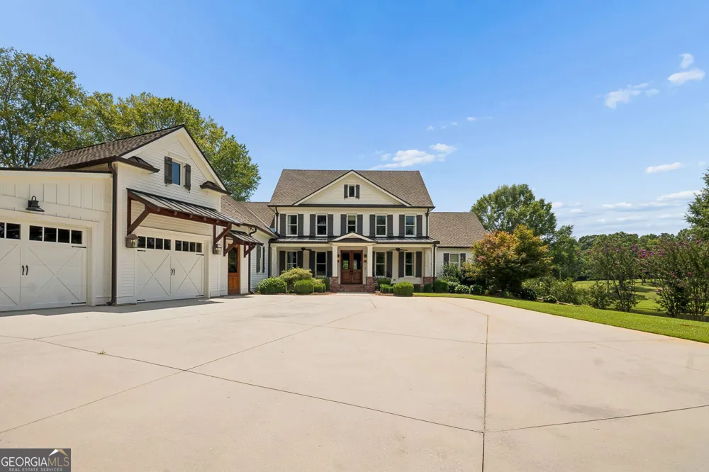 195 Green Meadow LN Fayetteville, GA 30215