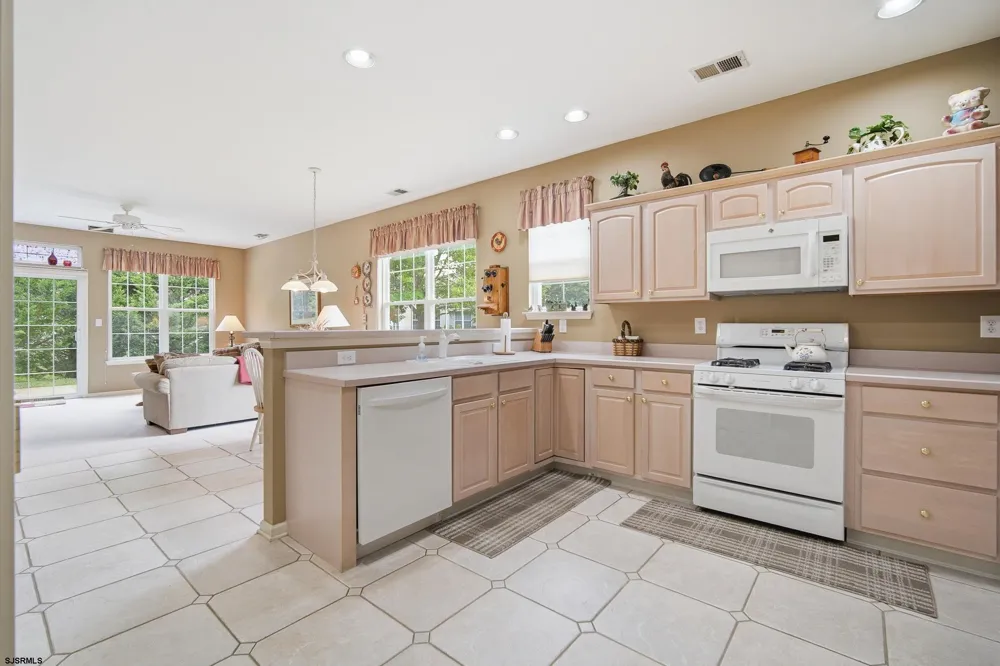 550 Newbury Ct Galloway Township, NJ 08205