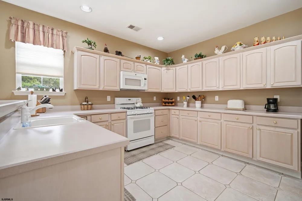 550 Newbury Ct Galloway Township, NJ 08205